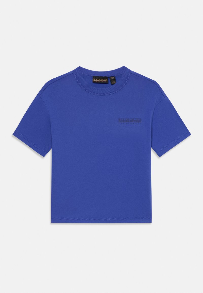 Μπλε βαμβακερό μπλουζάκι με κοντά μανίκια, στρογγυλή λαιμόκοψη και μια διακριτική μαύρη λογότυπο στο στήθος. Λείος υφή και κανονική εφαρμογή.