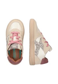 Lichtbeige sneakers met roze veters en metallic glitteraccenten. Voorzien van een gladleren bovenwerk, suède hiel en een gestructureerde rubberen zool.