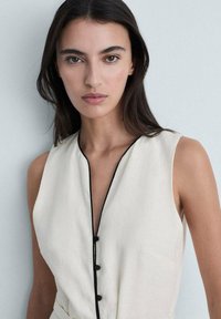 Mango Dnevna obleka - light yellow