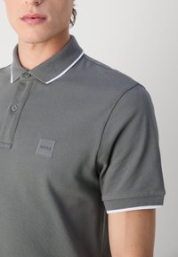 BOSS PASSERTIP - Poloshirt - dark grey
