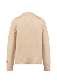 Beiger Strickpullover mit Kragen, langen Ärmeln, gerippten Bündchen und Saum. Mit rotem gesticktem Text auf dem linken Arm.