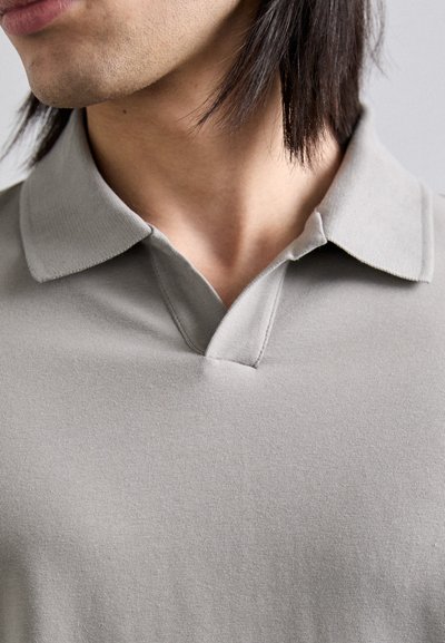 Filippa K Polo marškinėliai - dove grey