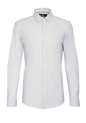 Weißes Langarmhemd mit kleinem blauen geometrischen Muster, Button-Down-Kragen und Knopfverschlüssen entlang der Vorderseite und an den Manschetten.