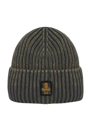 Cappello di maglia a coste grigio scuro con risvolto e una piccola toppa nera con logo di cane giallo e testo.