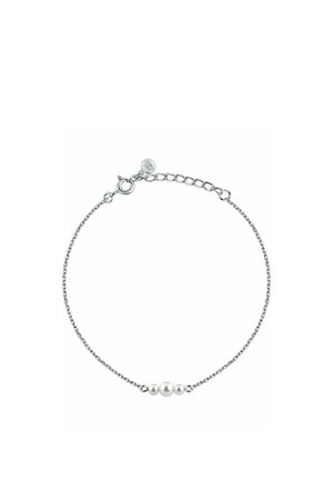 Silbernes Kettenarmband mit drei weißen Perlen in der Mitte und einem verstellbaren Verschluss mit einem kleinen herzförmigen Anhänger.