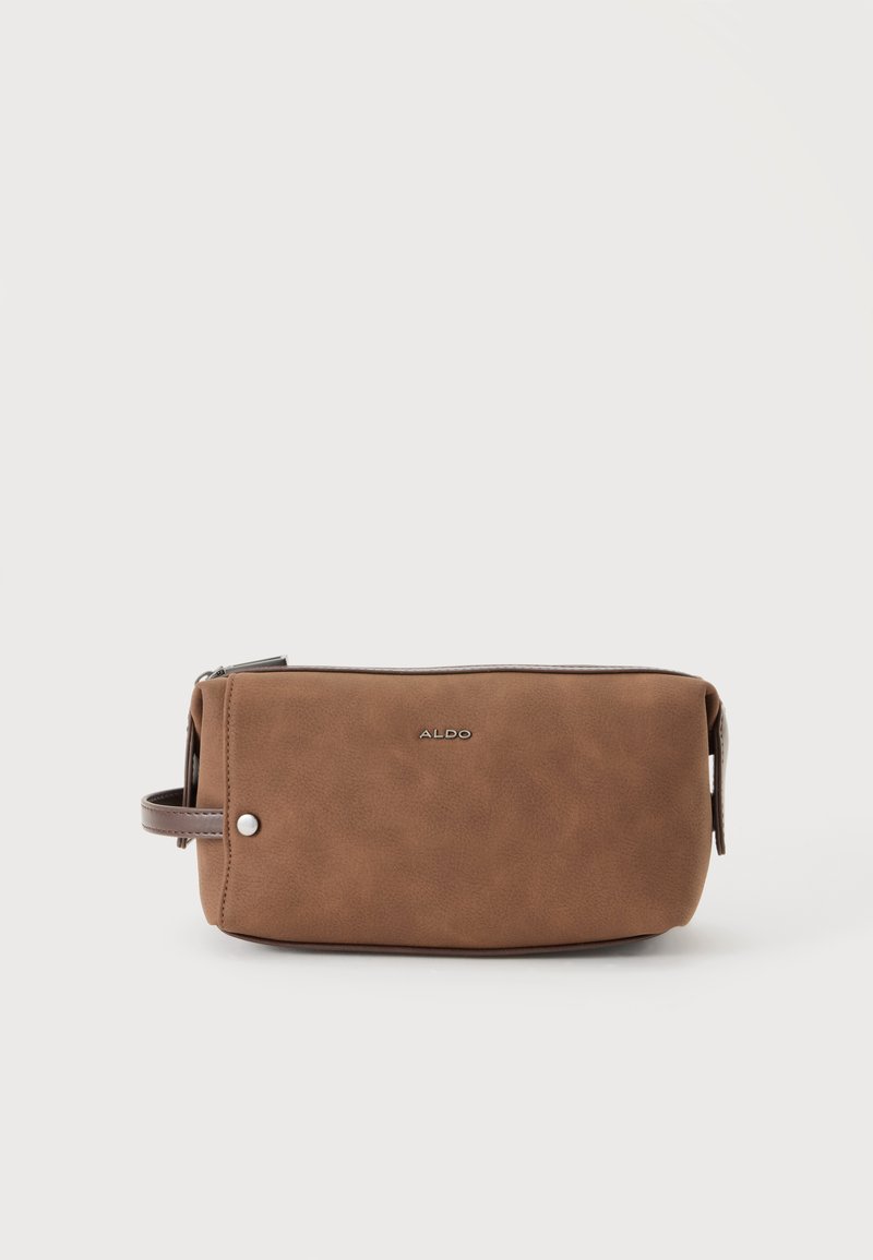 Trousse de toilette rectangulaire marron avec fermeture éclair et poignée latérale, avec petit logo argenté « ALDO » au centre à l'avant.