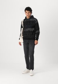 Karl Lagerfeld Jeans REGULAR TEXT HOODIE - Sudadera - black/white