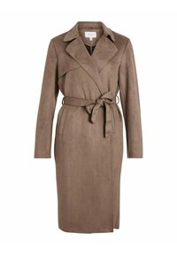 Trench-coat marron en suédine synthétique avec manches longues, col cranté, ceinture à nouer à la taille et poches latérales pour plus de fonctionnalité.