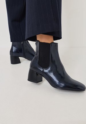 Kotníkové boty - navy