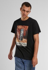 Mister Tee Triko s potiskem - black