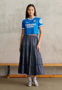 adidas Originals REAL MADRID 25/26 THIRD CROPPED JERSEY - Squadra - bluebird