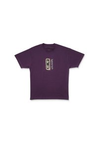 Paarse katoenen t-shirt met een centrale grafische ontwerp met ronde patronen en scherpe accenten. Korte mouwen en een ronde hals.