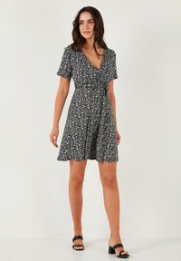 LELA REGULAR FIT - Vapaa-ajan mekko - black