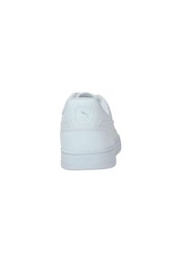 Scarpe sportive bianche in materiale di pelle liscia, con collare imbottito e suola in gomma texture. Presentano un piccolo logo sulla parte del tallone.