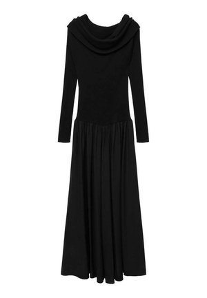 Robe noire à manches longues avec un col drapé, corsage ajusté et jupe fluide. Fabriquée en tissu doux avec une texture lisse.