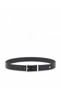 Cinturón de cuero negro con textura suave, que cuenta con una hebilla de metal plateado y un detalle en forma de triángulo. Ajustable con múltiples agujeros.