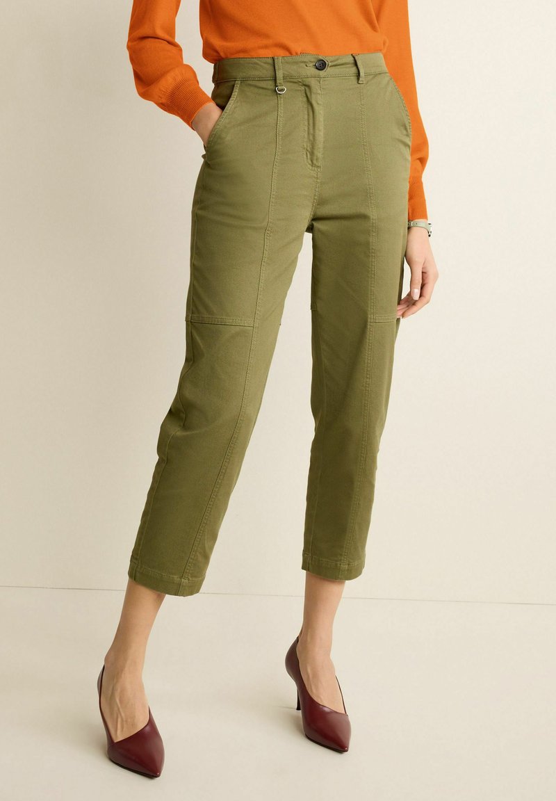 Next COTTON SEAMED TAPER LEG TROUSERS Pantaloni green/verde Zalando.ro