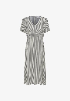 Vestido midi blanco con rayas verticales negras, mangas cortas, escote en V y detalle de cintura fruncida.