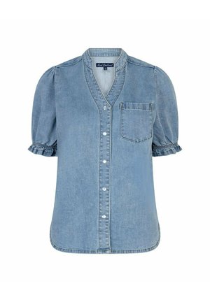 Lichtblauwe denim blouse met korte mouwen, opgepofte mouwen, gerimpelde manchetten, drukknoopsluiting aan de voorkant, V-hals en een borstzak met opgestikte patch.