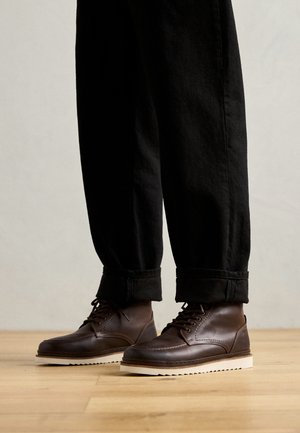 LEATHER - Μποτάκια με κορδόνια - dark brown