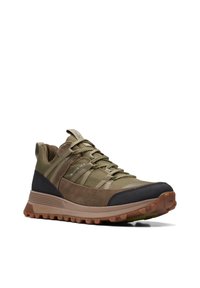 Zapatilla de senderismo GORE-TEX en verde oliva y marrón, que presenta tejido texturizado, puntera negra reforzada y suela de goma con tracción.