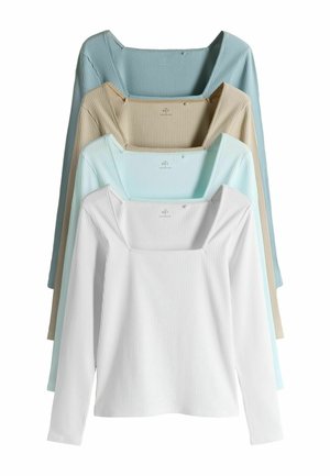 Cztery prążkowane długie rękawy z kwadratowymi dekoltami, ułożone w stos w kolorach białym, jasnoniebieskim, beżowym i morskim, na białym tle.