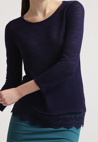 Dorothy Perkins Stickad tröja - dark blue