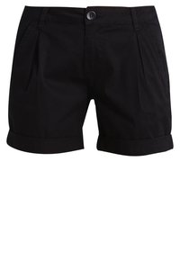 Shorts noirs ajustés avec ourlets retournés, plis à l'avant, poches latérales, passants de ceinture et fermeture à bouton à la taille.