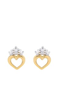 Guld- och silverörhängen i form av hjärtan med en ihålig hjärtdesign, som har en polerad yta och intrikata krondetaljer.