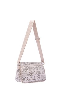 Borsa a spalla di tessuto beige con loghi in rilievo, hardware in tonalità oro e finitura testurizzata. Presenta una tasca con zip e una tracolla regolabile.