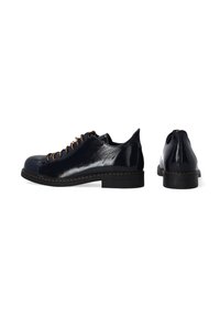 Donkerblauwe leren schoenen met een glanzende afwerking, ronde neus, vetersluiting met vijf oogjes, contrasterende oranje veters en een lage gestapelde hak.