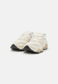 New Balance 9060 UNISEX - Tossud - sea salt