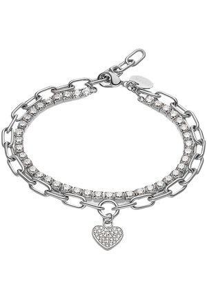 Silberarmband mit verbundenen Ketten, abwechselnd mit einer Reihe klarer Steine und einem kleinen Herzanhänger mit Kristallmuster.
