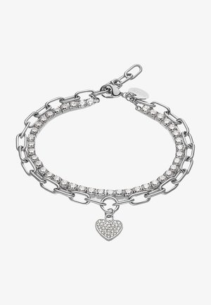 Zilveren armband met schakels die afwisselend zijn met een rij heldere stenen en een klein hartje met een kristallen patroon.