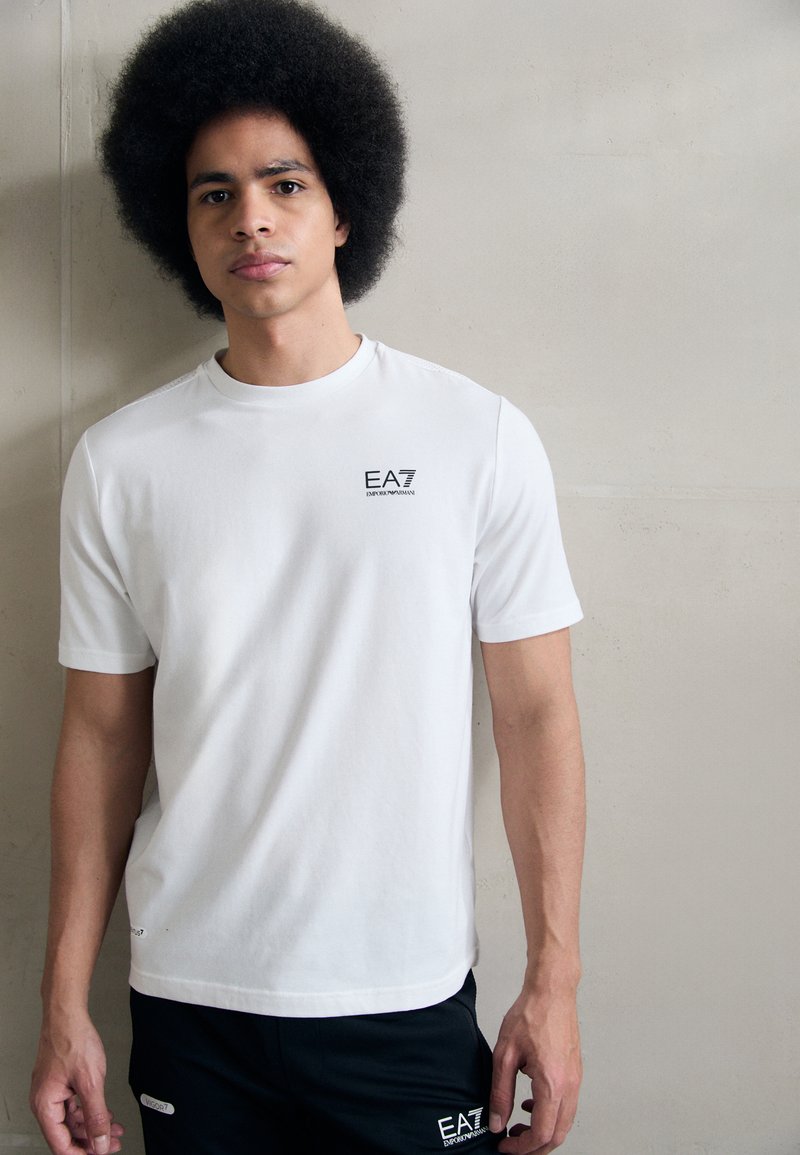 EA7 Emporio Armani NATURAL VENTUS TEE - T-skjorte til trening - white
