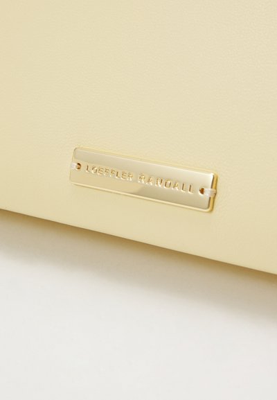 Loeffler Randall CHARLEE FLAP  - Clutch - sbutr