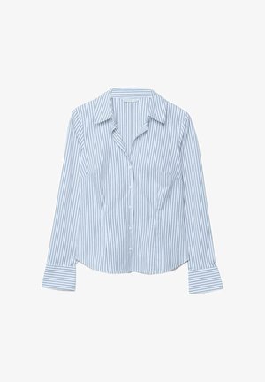 Chemise à manches longues bleu clair avec fines rayures verticales noires et larges poignets sur fond blanc.