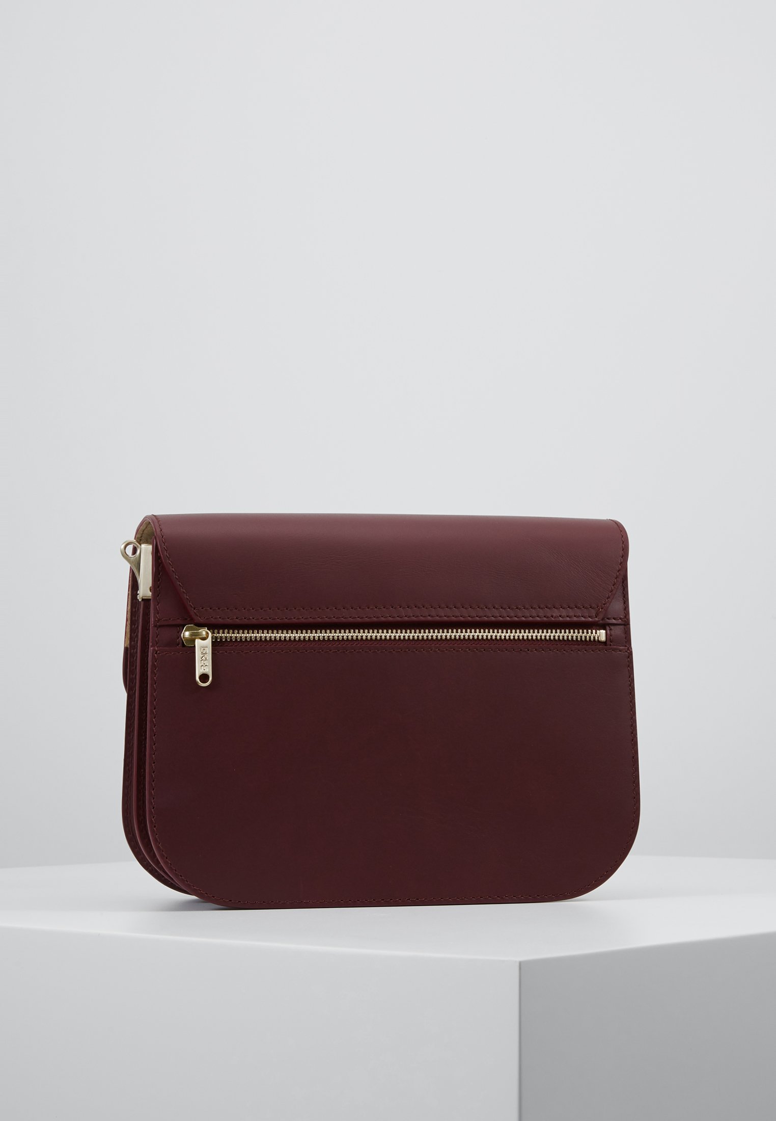 Bree CAMBRIDGE CROSS SHOULDER Skulderveske mauve wine Bree CAMBRIDGE CROSS SHOULDER Skulderveske mauve wine