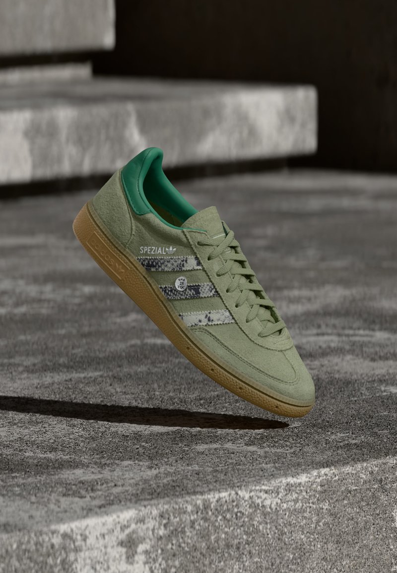 adidas Originals HANDBALL SPEZIAL tent green/linen green/blanch green/green