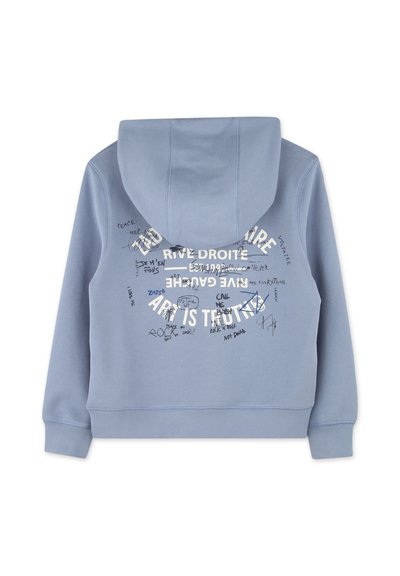 Lichtblauw hoodie met een voorste kangaroo zak, een grote grafische print op de achterkant met tekst en krabbels in het wit en zwart.