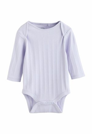 Lyse lilla ribbet bodysuit med lange ærmer har en rund halsudskæring og trykknapper i bunden for nem påklædning.