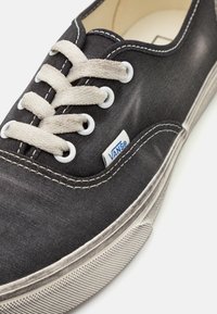 Vans AUTHENTIC - Zapatillas - wave washed black