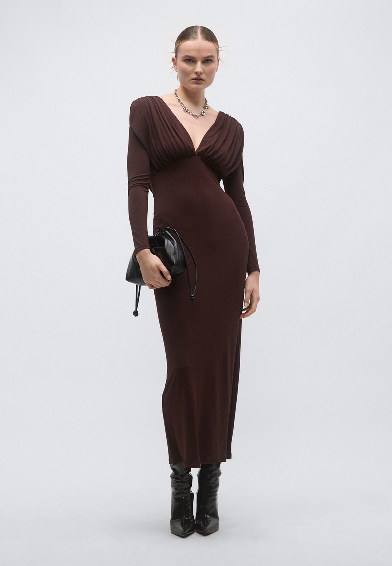 Gina Tricot DRAPED BACK MAXI DRESS - Jersey dress - chocolate plum/brown -  Zalando.ie