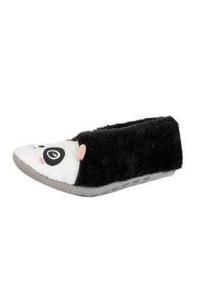 Zachte zwart-witte pantoffel in de vorm van een panda gezicht met geborduurde ogen en roze oren, grijze zool met antislip stippen.