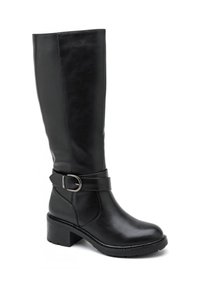 Botte noire montante en simili cuir avec un bout arrondi, un talon bloc et une boucle décorative au niveau de la cheville. Texture lisse.