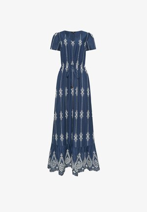 Vestido largo azul marino con mangas cortas, bordado floral vertical blanco, cintura con cordón y bajo festoneado con patrones blancos intrincados.