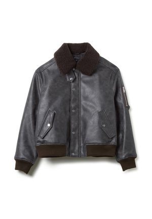 Leder-Bomberjacke in Dunkelgrau mit einem braunen Lammfellkragen, gerippten Bündchen und einem vorderen Druckknopfverschluss. Verfügt über Seitentaschen und eine Ziptasche.