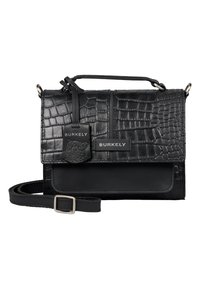 Borsa in pelle nera con texture a coccodrillo, dotata di un'etichetta staccabile, tracolla regolabile e dettagli con logo sulla parte anteriore.