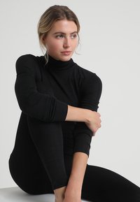Hanro Maglietta intima - black