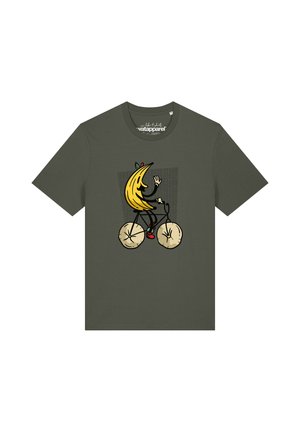 Olivgrünes T-Shirt mit der Grafik einer lächelnden Banane, die Fahrrad fährt mit Uhrzifferblatt-Rädern und mit einer Hand winkt.